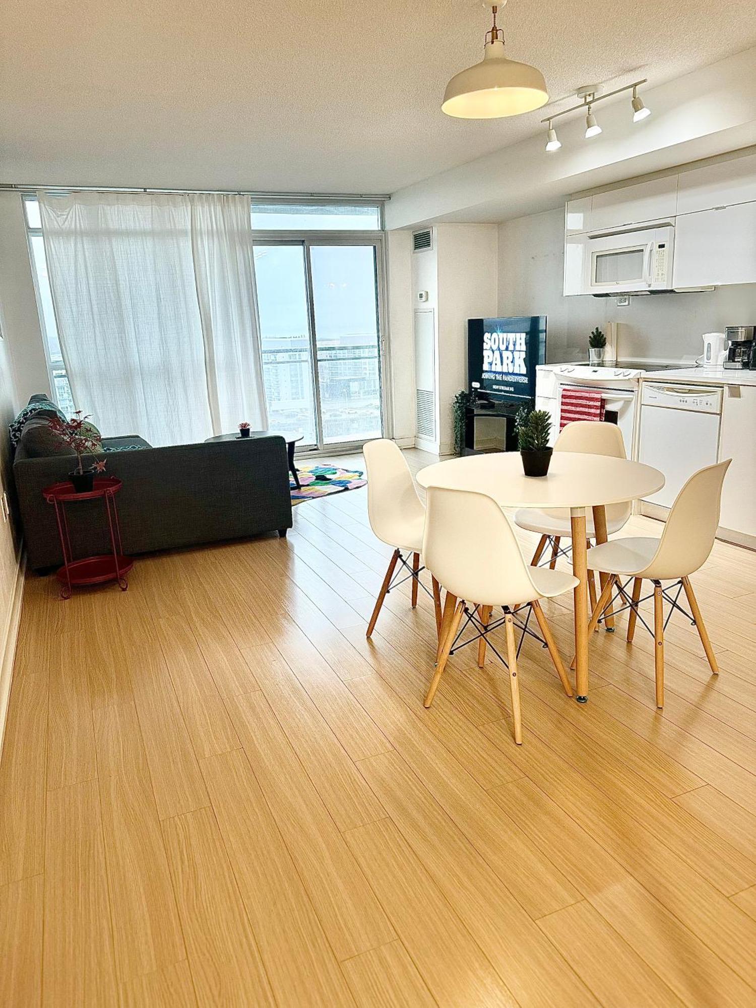 Lush Condo By Cntower - Free Parking Toronto Exterior photo
